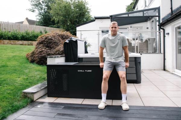 chill original ice bath in a garden